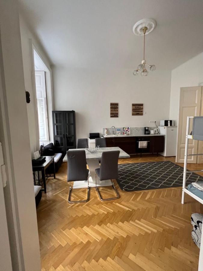Love, Peace & Easy Living Apartment Budapest Eksteriør billede